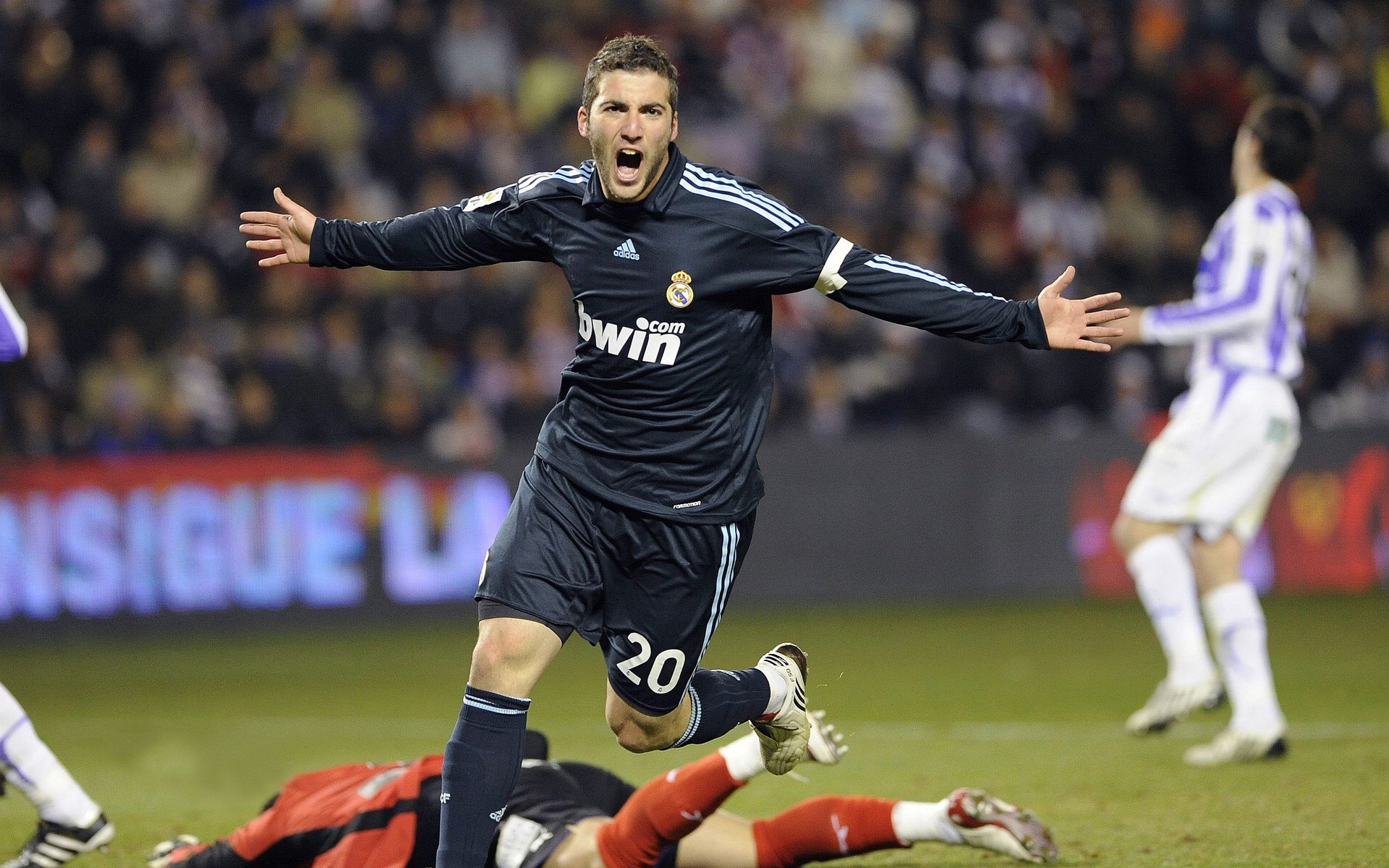 法甲新星闪耀:未来足球新领袖!,法甲新赛季宣传片