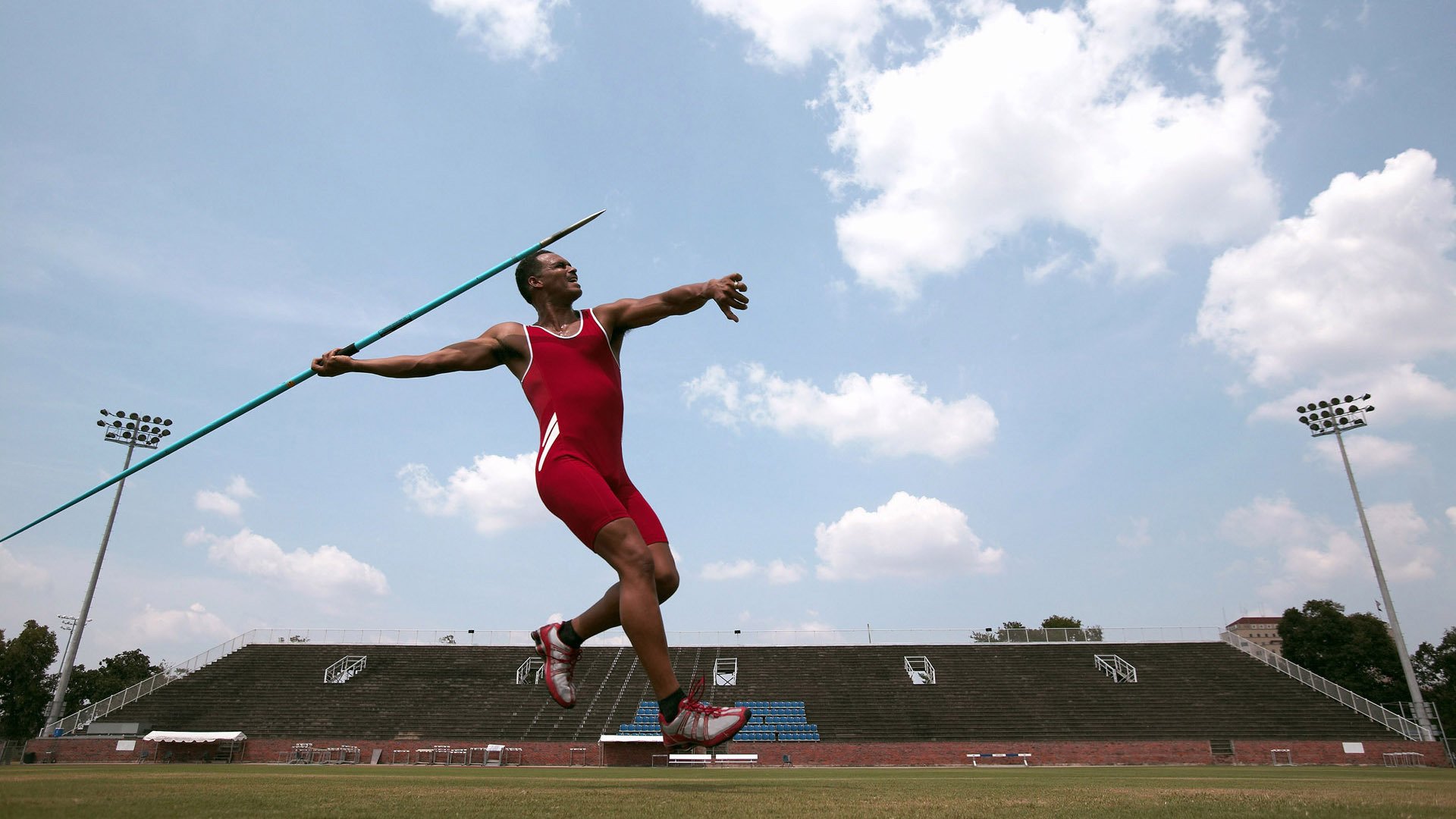 传播体育文明引导健康生活方式,传播体育精神,弘扬社会正能量