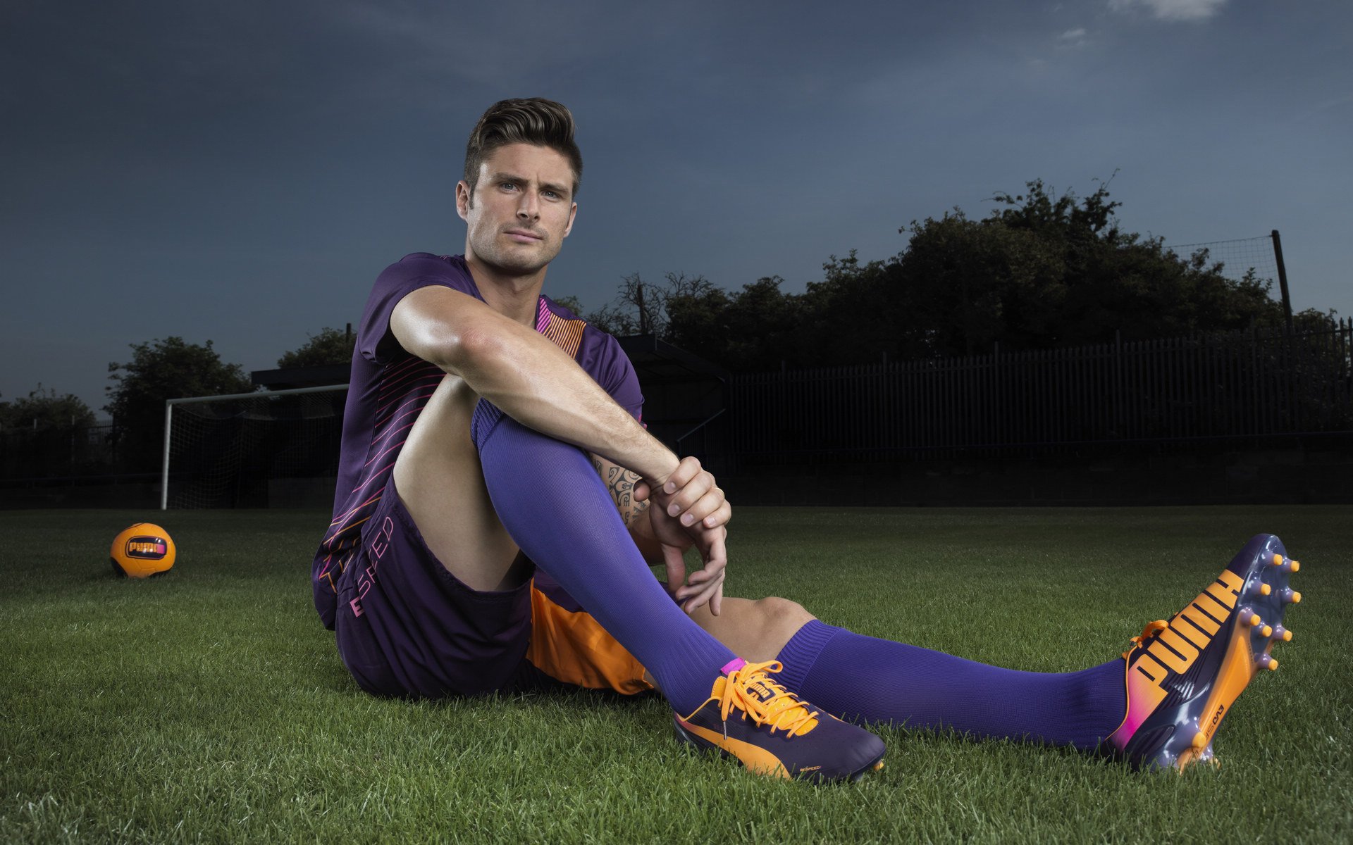 内马尔受伤对PSG长远影响不容忽视，内马尔身体对抗